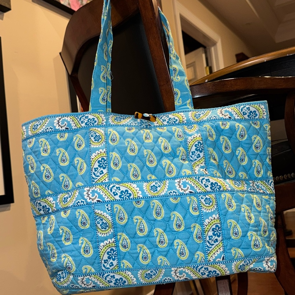 *NWOT* Vera Bradley Bermuda Blue Large Tote Bag (Retired Pattern)